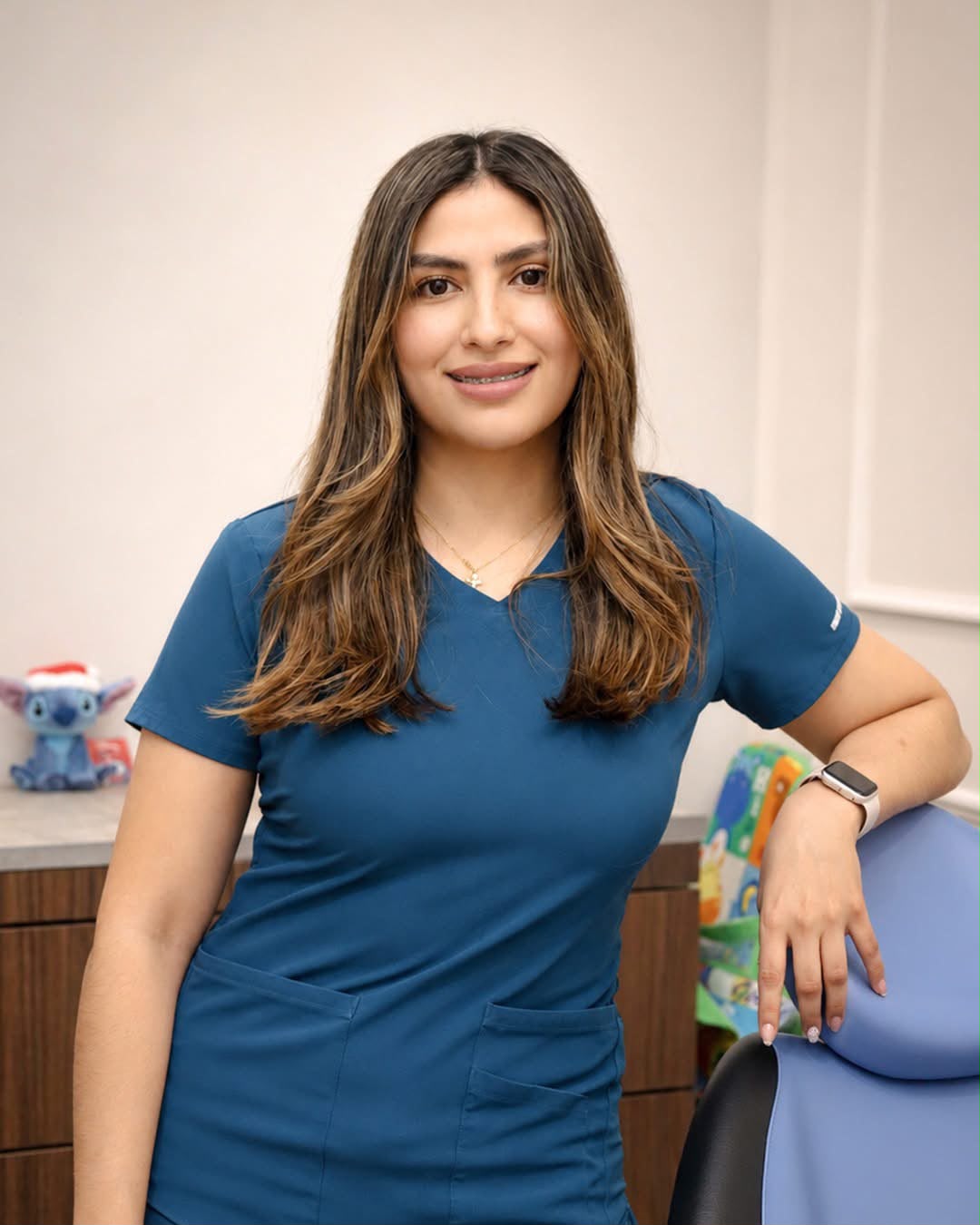 Dra. Nayeli Valadez en su consultorio de odontopediatría